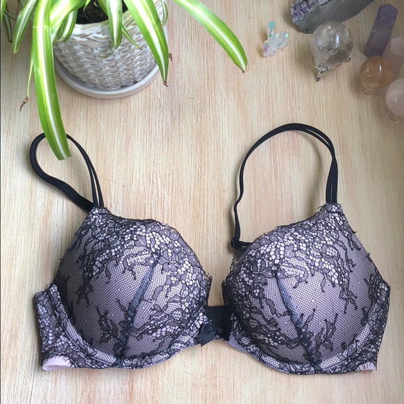 Victoria's Secret Other - Victoria’s Secret Very Sexy Lace Push-Up bra